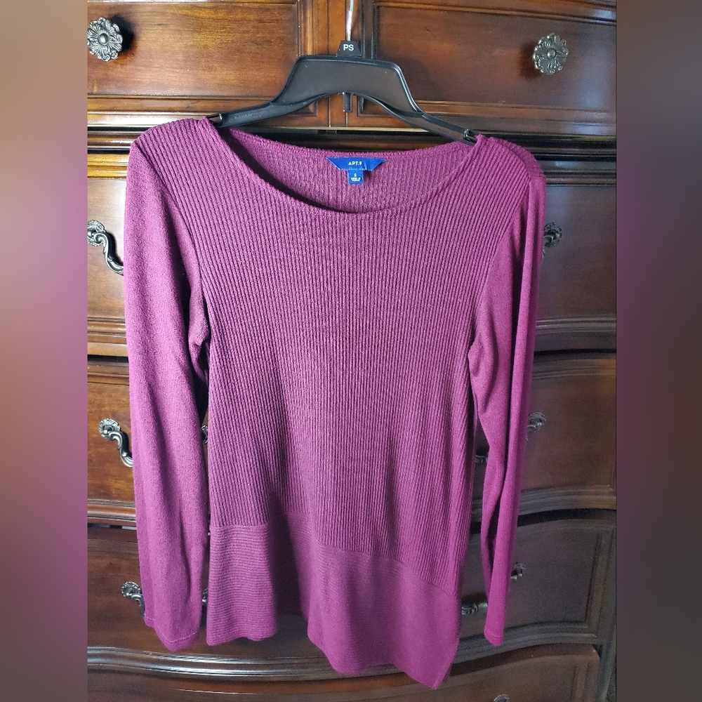 Apt 9 Light Sweater with Angled Hem